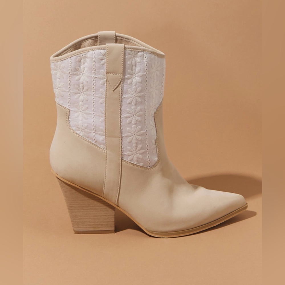ARULA Wide Width Taupe-Ivory Booties                            SIZE 10W   *NWT* - Picture 13 of 14